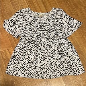 URBAN Romantics Black and White Spotted Blouse super soft. Large